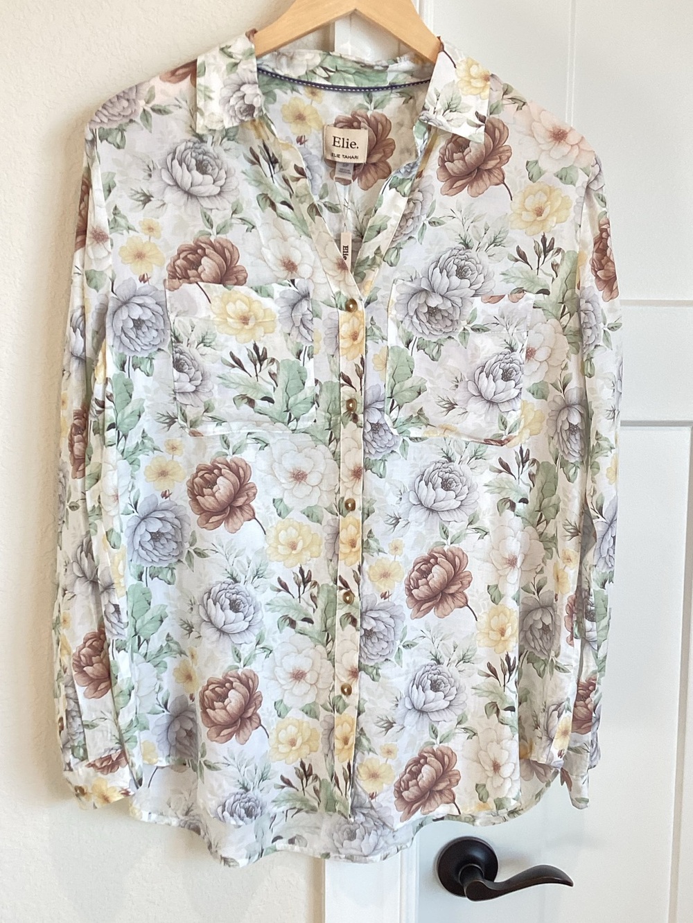 Elie by Elie Tahari Button Down Long Sleeve Blouse Collared New Small Floral